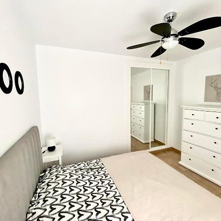 Locos Beach Holiday Apartments Torrevieja Exteriör bild