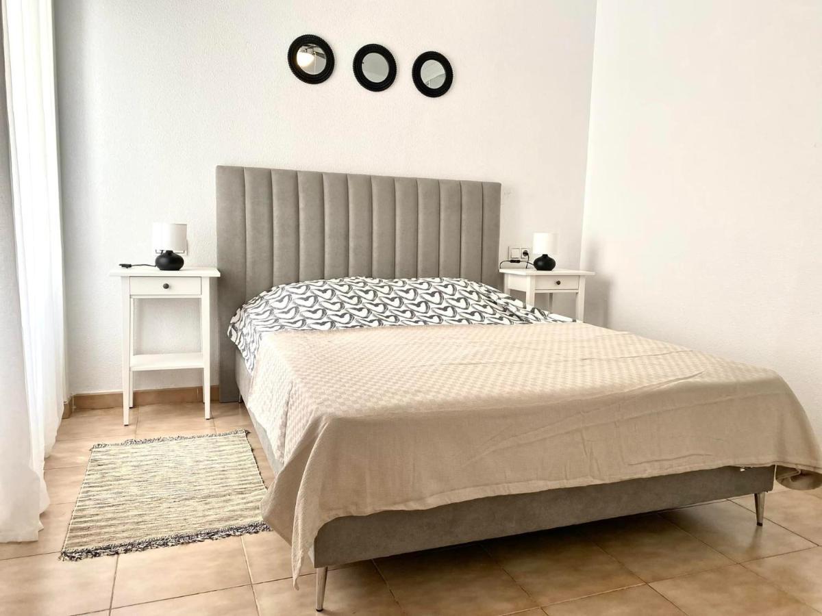 Locos Beach Holiday Apartments Torrevieja Exteriör bild