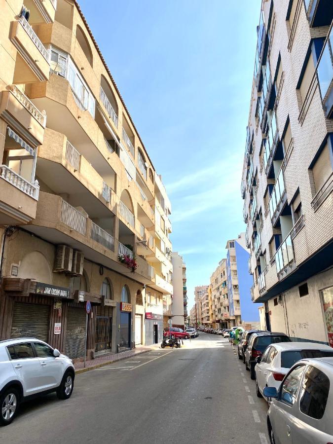 Locos Beach Holiday Apartments Torrevieja Exteriör bild